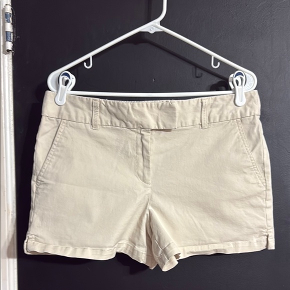 LOFT Pants - LOFT Mid Rise Khaki Shorts Size: 10 Inseam: 3.5”